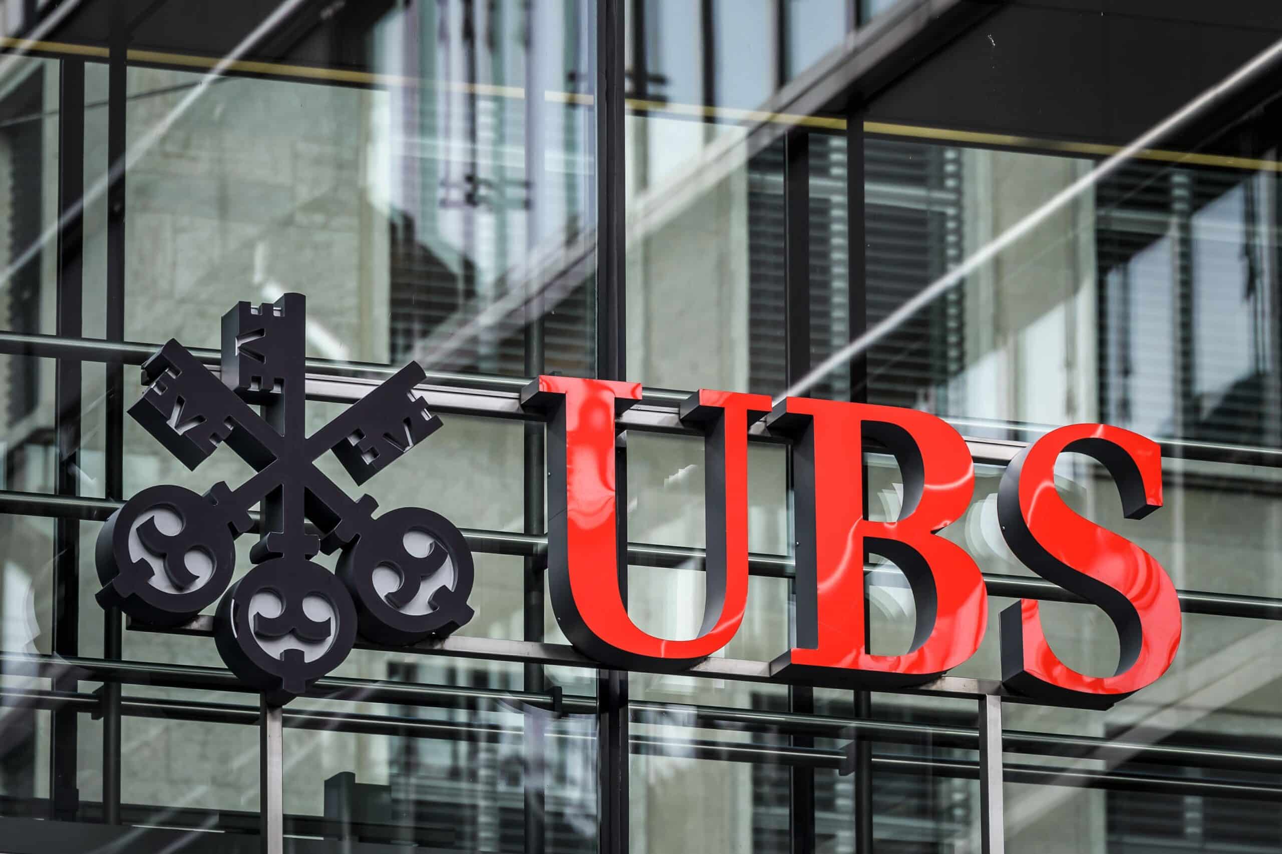 UBS Investment Banking Associate Salary